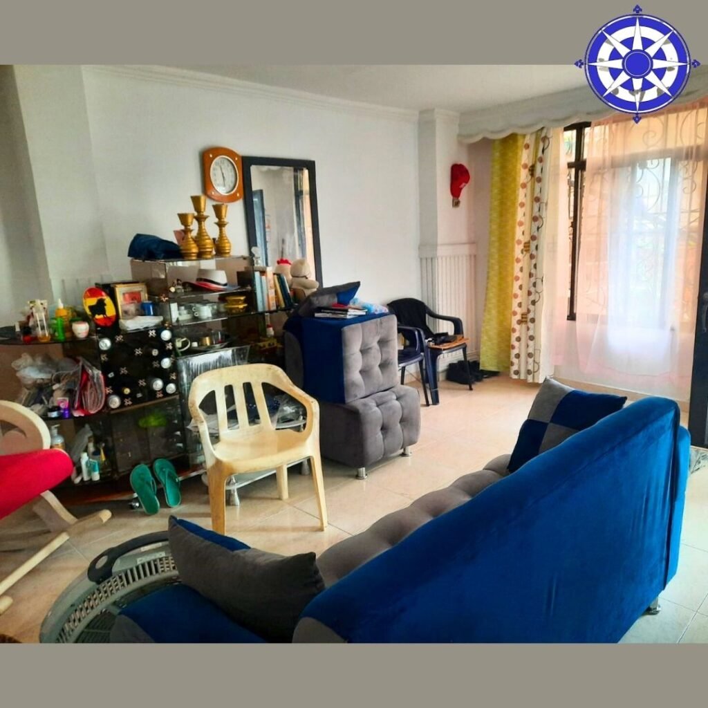 VIVIENDA DE 3 PISOS CON TERRAZA – BARRIO EL BOLIVAR image 2
