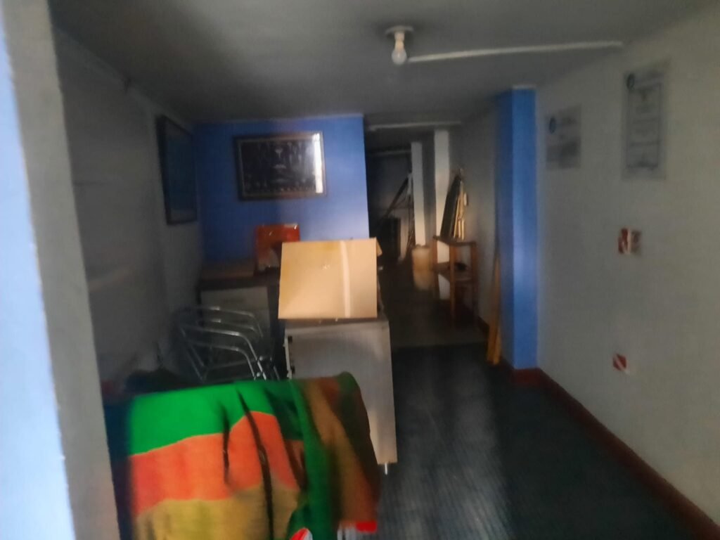 VIVIENDA DE TRES PISOS CON DOS LOCALES COMERCIALES Y TERRAZA – BARRIO PUEBLO NUEVO image 3
